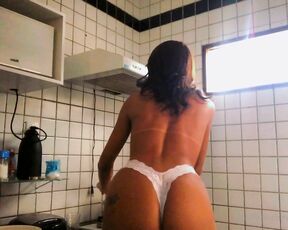 TS Anne Ganzarolli aka anneganzarolli - 09-15-2021 OnlyFans Video - help me cook