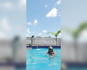 Yasmin ferraz aka yasminferraz - 05-06-2021 OnlyFans Video - Después de una playa nada mejor que relajarse en la piscina_bx63