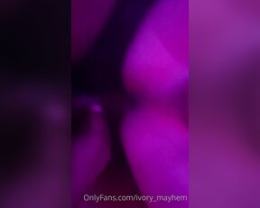 Ivory Mayhem aka ivory_mayhem - 01-12-2022 OnlyFans Video - smash_thompson giving me the helping hand