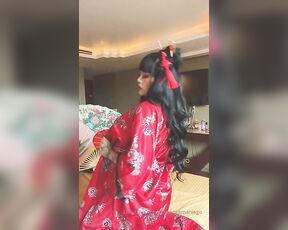 Allison Samaniego aka allisonsamaniego - 08-20-2019 OnlyFans Video - Vestida de geisha me veo bien pero que tal ven aquí como me des visto aún