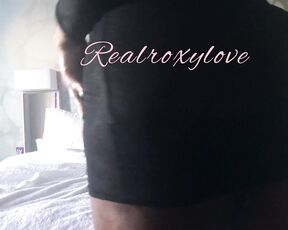 ROXIE2THICK aka Roxiexxx OnlyFans - Can u fill me up like my favorite butt plug! I wanted something longer & thicker! Show me yours