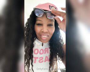 ROXIE2THICK aka Roxiexxx OnlyFans - FULL VIDEO It’s GIRLS SCOUT SEASON MY COOKIES COME WITH EXTRA CREAM IN IT , YOU STILL WANT THE