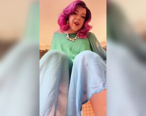 Olive Is A aka Olive_is_a OnlyFans - A little fun with my gaudy dress Who wants me to do a live like this More than 20 comments yes”