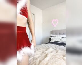 Taylor Maxx aka Taylormaxxts OnlyFans - It’s officially the second week of December! So I feel it okay to post Christmas content Here