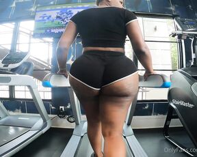 Thickie Sakura aka Thickiesakura OnlyFans - Would you be my personal trainer