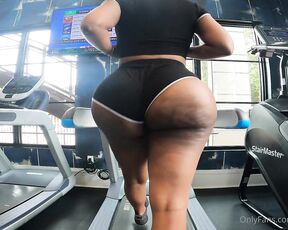 Thickie Sakura aka Thickiesakura OnlyFans - Would you be my personal trainer