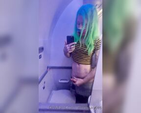 Jenna Gargles aka jennagargles OnlyFans - Me cumming on the airplane  hehe