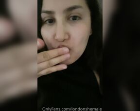 Turkish ts merve aka Londonshemale OnlyFans - Deep inside