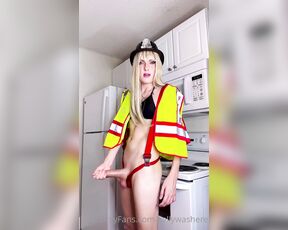 Kelly Nixe aka kellywashere OnlyFans - Hosing You Off With My Massive Cum Shot Firefighter Jerk Off