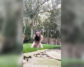 Nyxi_Leon aka nyxi_leon OnlyFans - Puppy Playing in the yard!!!! Full vid)