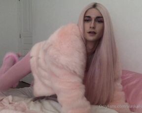 Goddess Alaska aka alaskahotmess OnlyFans - Video 34