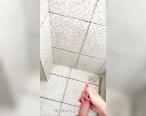 Valentinasz aka valentinasz OnlyFans - I woke up very horny in this morning so i decide to cum in the shower