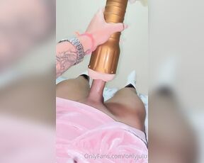 Onlyjuliar aka onlyjuliar OnlyFans - Cumshot Toy