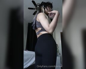 Kiyana Vi aka kianavi OnlyFans - Hi guys!! Im backkkk! Its been a while since Ive done an ass video and you guys deserve a treat