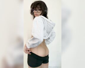 Kiyana Vi aka kianavi OnlyFans - A little striptease video for my pookies before bed )