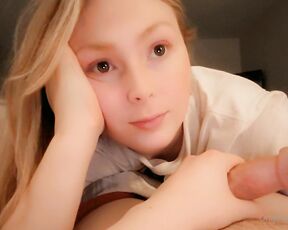 Sarah aka Shy_trans OnlyFans - Lots of fun… im happiest with a dick in my face