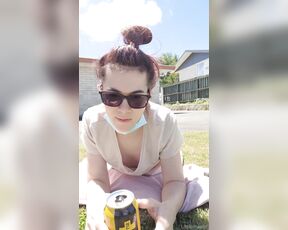 LittleMapleBerry aka littlemapleberry OnlyFans - Lil talky talk on the lawn with my cat and some food