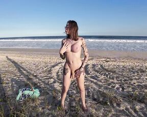 Moscardiniema aka moscardiniema OnlyFans - Playing again on the beach