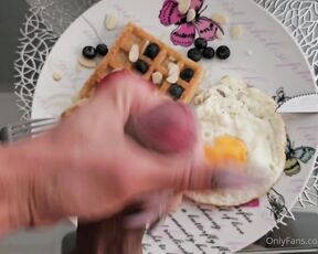 Aranxa Smith aka aranxasmith OnlyFans - Oh this is so delicious Lechita en mi desayuno Yummy