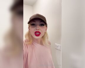 Cutiepii33quinn aka cutiepii33quinn OnlyFans - Naked house tour  just moved in!