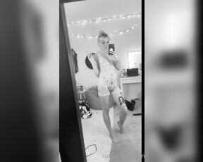 Cutiepii33quinn aka cutiepii33quinn OnlyFans - Behind the scenes Watch me try on all my new cam clothes! I kinda love them all Which look