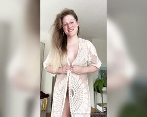 SomeLittleCrumbs aka somelittlecrumbs OnlyFans - This ones for all the long hair lovers 3