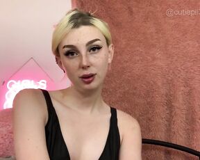 Cutiepii33quinn aka cutiepii33quinn OnlyFans - WARNING Big dick, Domme here to make fun of your tiny dick The way to a pretty girls heart