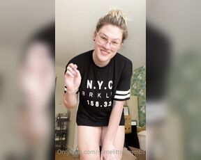 SomeLittleCrumbs aka somelittlecrumbs OnlyFans - T shirt tease 3