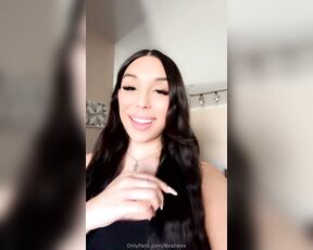 Lexahexx aka lexahexx OnlyFans - A lil message from