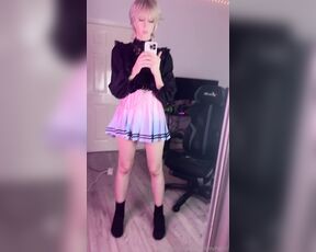 Femboyhami aka femboyhami OnlyFans - Do you like me even when my pp is small look its so small and cute, useless for anything other