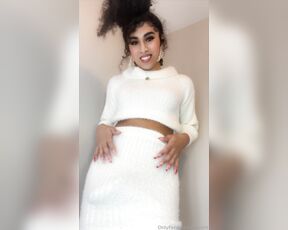 Tlavont aka tlavont OnlyFans - Who’s going to be the first one to suck this Girl Dick this year