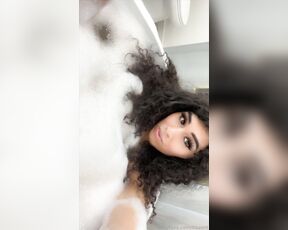 Tlavont aka tlavont OnlyFans - Late night bubble bath Cum join