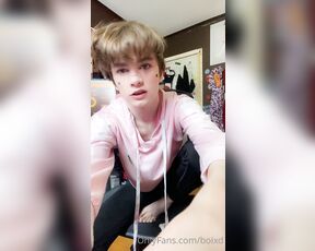 Boixd27 aka boixd OnlyFans - Commission boy teases you and degrades u for looking at his feet