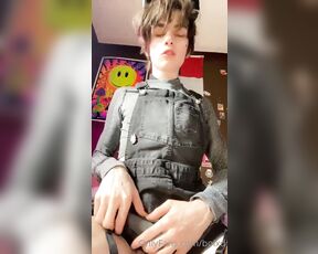 Boixd27 aka boixd OnlyFans - Long feet vid of a cute lil kittyboi licking his toes and teasing you