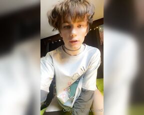 Boixd27 aka boixd OnlyFans - Cute dino shirt undressing into nude teasing feet and hot nude angles with a big cumshot