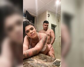 Miah Catalina aka miahcatalina OnlyFans - Mira como mi mejor amigo me coge Me gusta mucho sentir como me penetra suave