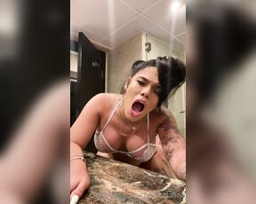 Miah Catalina aka miahcatalina OnlyFans - Mira como mi mejor amigo me coge Me gusta mucho sentir como me penetra suave