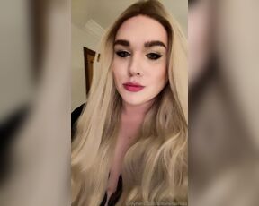 Antonella Moss aka Antonellamoss OnlyFans - Drag to the side 20 minutes of video! For those who like milk and a lot of lust! I received my f 2