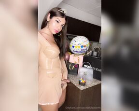 Samanta Gaviria Osorio aka Successfulbutterfly OnlyFans - Who blows the candle for