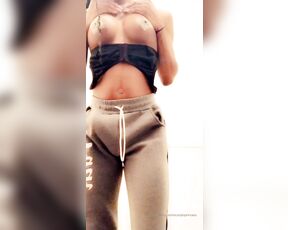 PrettyNHung aka scorpioprincess OnlyFans - Who said girls couldn’t participate in grey sweatpants season