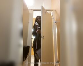 Shegot _thatdope aka shegot_thatdope OnlyFans - WHO WANTS TO FUCK ME IN MY SCHOOL BATHROOM WE CANT GET CAUGHT