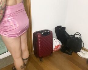 Emma Ink aka emmaink13 OnlyFans - A video for you in which I was cleaning my room, do you like videos like