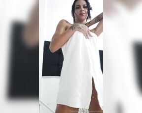 Fernanda Cristine aka nandacristine OnlyFans - Acabei de sair do banho, quer vir me secar amor