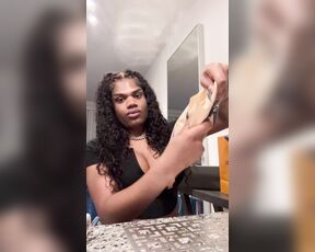 Jayla Dream aka jayladream OnlyFans - Watch me eat Taco Bell