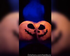 NαƚιBυɳȥ aka natibunz OnlyFans - Ever fuck a pumpkin before lol Happy Halloween