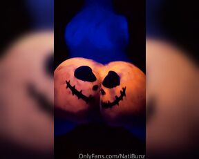 NαƚιBυɳȥ aka natibunz OnlyFans - Ever fuck a pumpkin before lol Happy Halloween