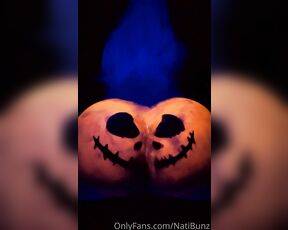 NαƚιBυɳȥ aka natibunz OnlyFans - Ever fuck a pumpkin before lol Happy Halloween