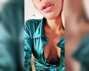 Peachy Lily aka peachy.lily OnlyFans - Having fun with a toy wish I Having fun with you baby