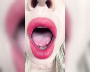 Sisdon aka sisdon OnlyFans - Hey daddy , I wanna play with u  10$ Tips to watch the rest