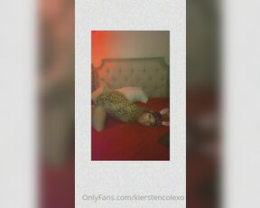 Kierstencolexo aka kierstencolexo OnlyFans - SOLO CONTENT WATCH ME PLAY IN MY BED TO DIFFERENT TUNESSS THE NEXT VIDEOSSS